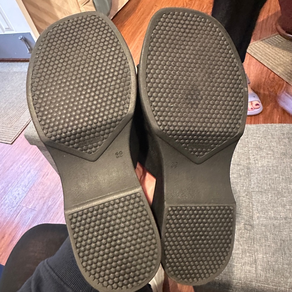 Black Slide Sandals - Steve Madden - Size 8 - Picture 3 of 3